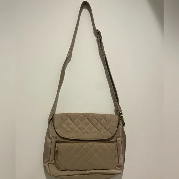 NWOT Travelon Anti Theft Quilted Bag with RFID Wallet - Picture 4 of 14